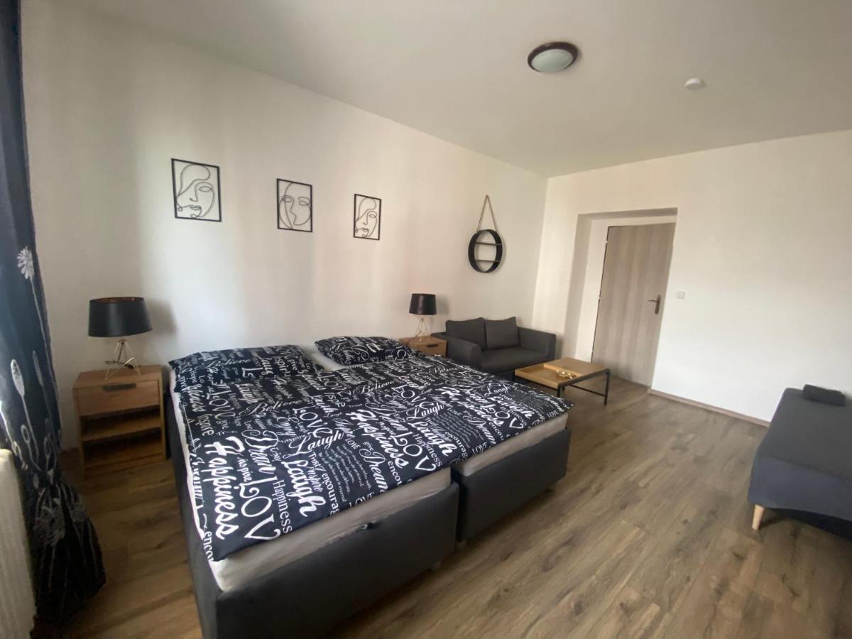 Cerna Ruze - Apartman 4 Plzeň Exterior foto